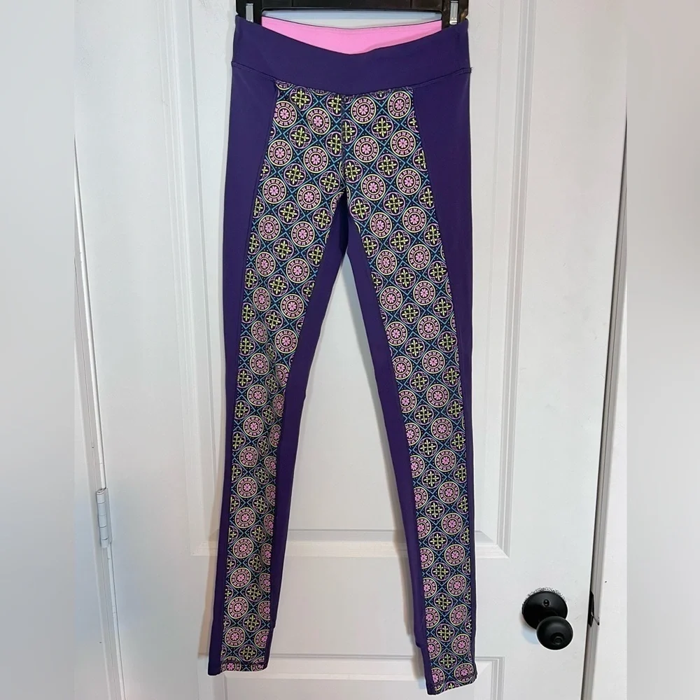 Ivivva by Lululemon Patterned Purple Leggings with Stirrups‎